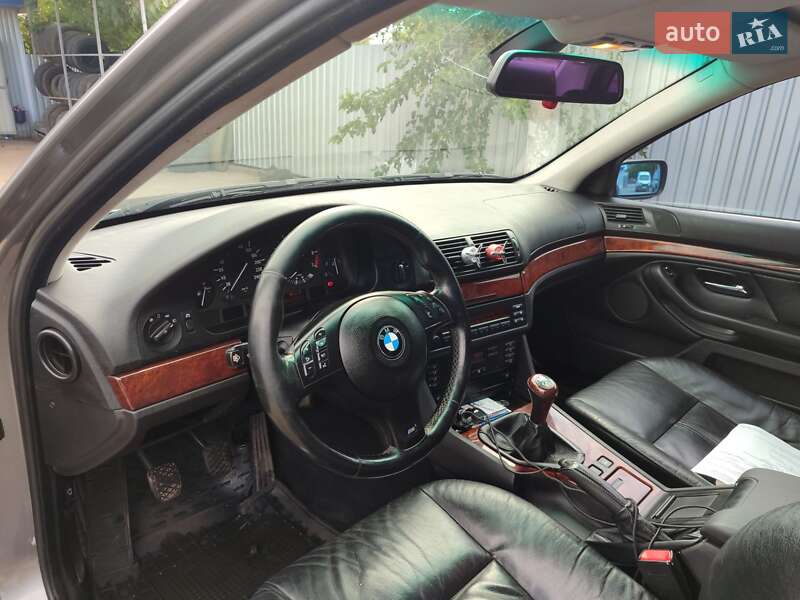 Седан BMW 5 Series 2001 в Дніпрі