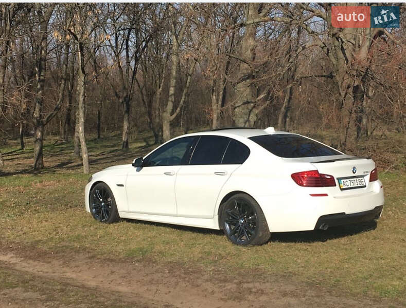 Седан BMW 5 Series 2015 в Львове
