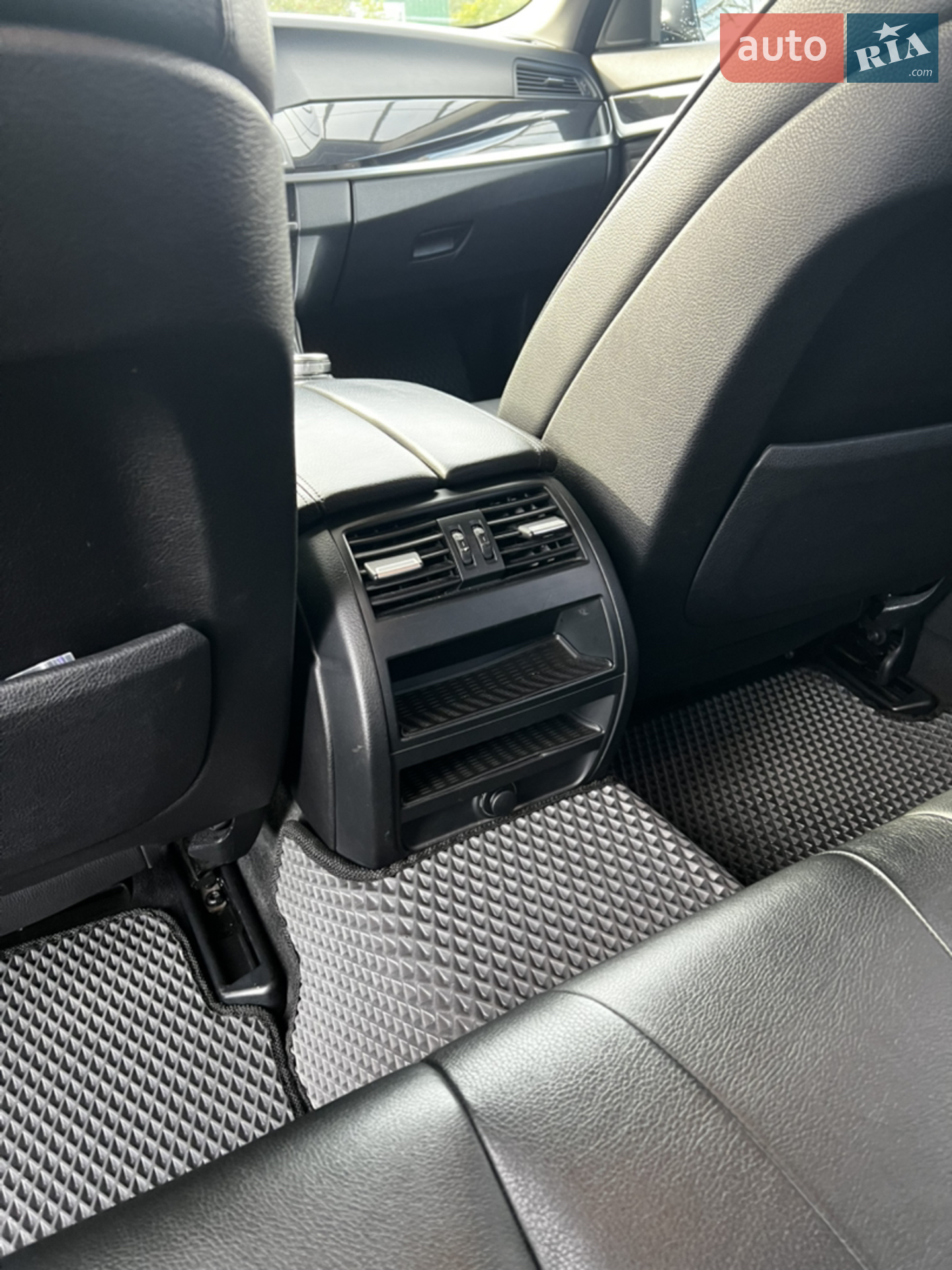 2011 BMW 5er - мініатюра 21