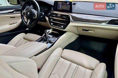 Седан BMW 5 Series 2017 в 