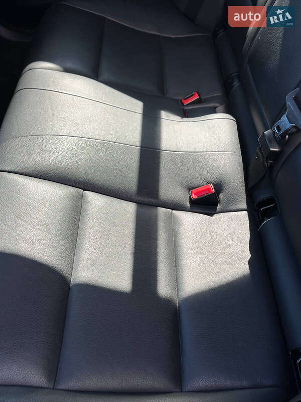 Седан BMW 5 Series 2013 в Львове