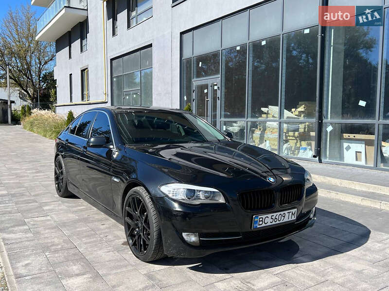 Седан BMW 5 Series 2013 в Львове