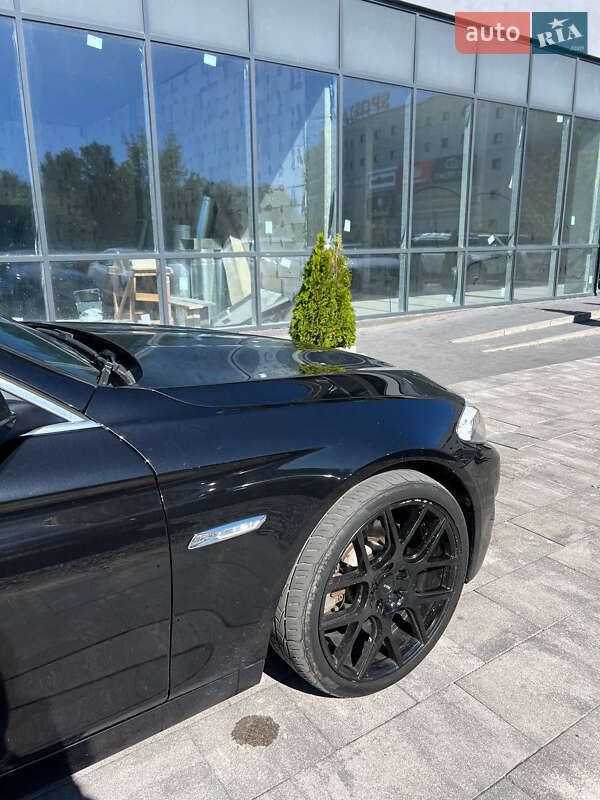 Седан BMW 5 Series 2013 в Львове