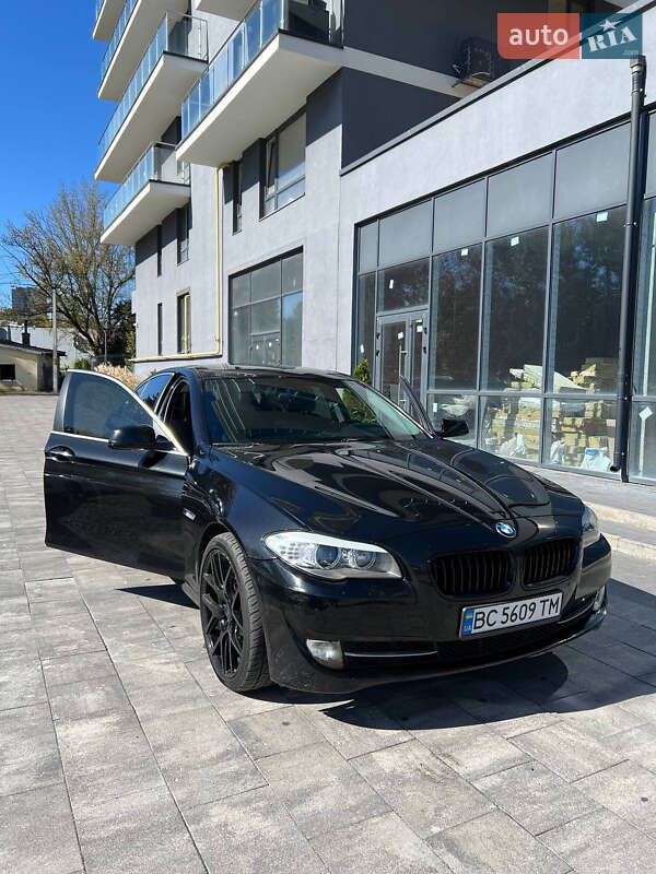 Седан BMW 5 Series 2013 в Львове