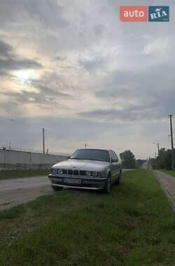 Седан BMW 5 Series 1993 в Чорткові