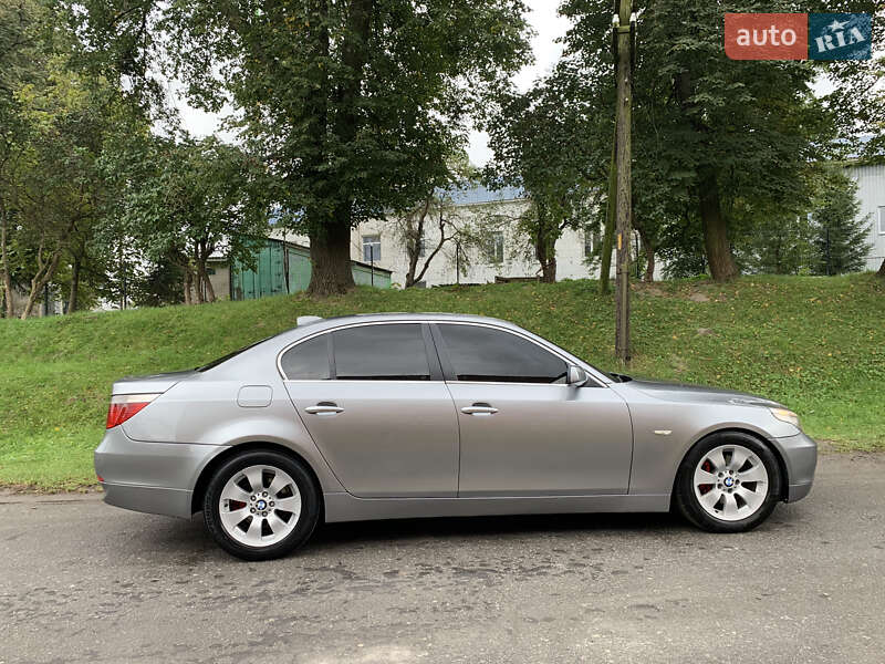 Седан BMW 5 Series 2005 в Корце
