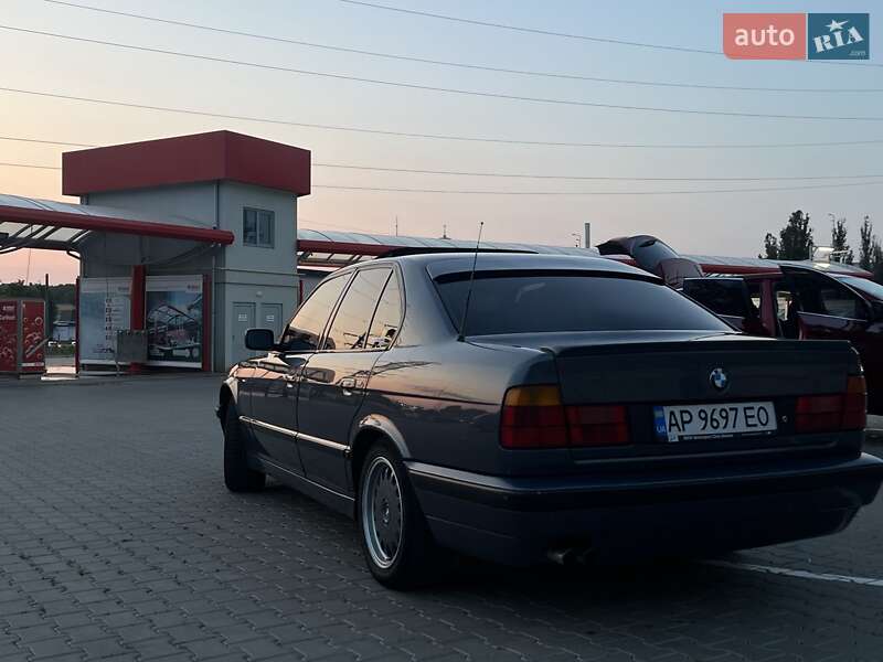 Седан BMW 5 Series 1988 в Вінниці