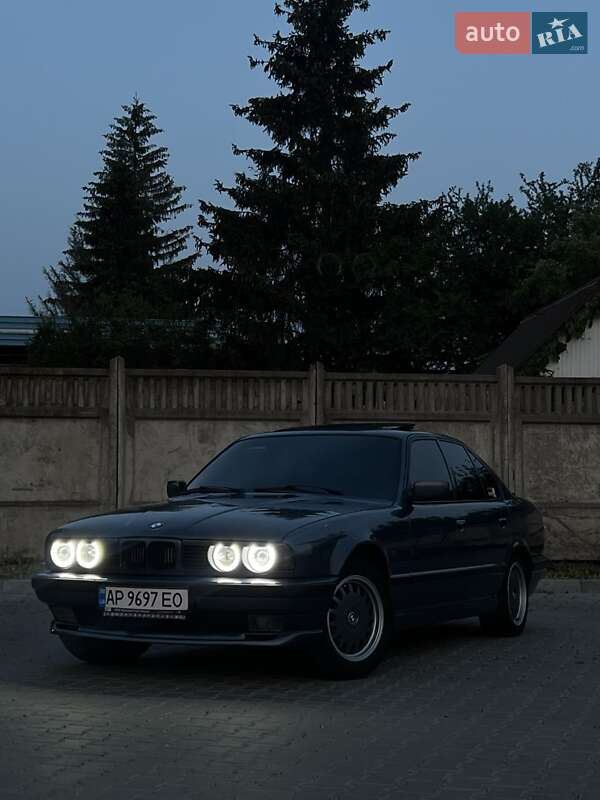 Седан BMW 5 Series 1988 в Вінниці