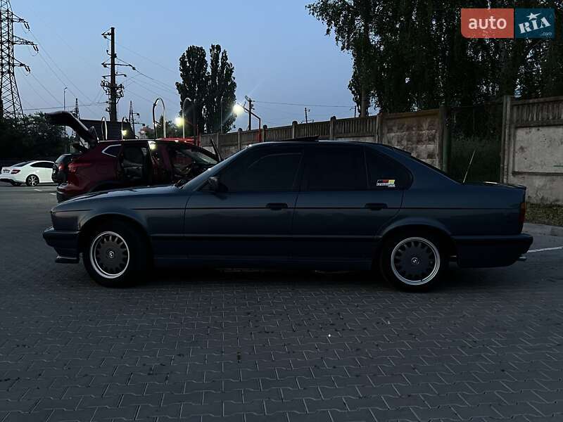 Седан BMW 5 Series 1988 в Вінниці
