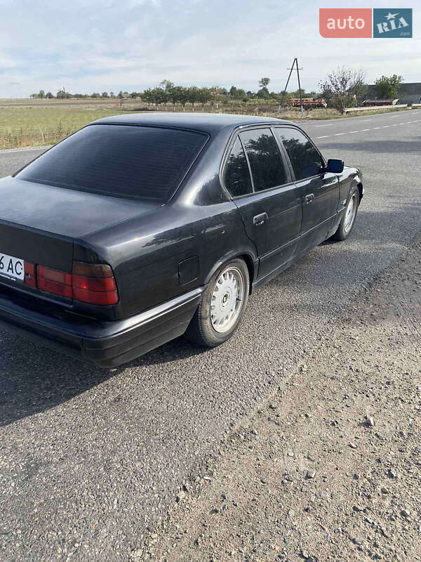 Седан BMW 5 Series 1993 в Одессе