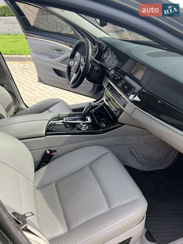 Седан BMW 5 Series 2012 в Днепре