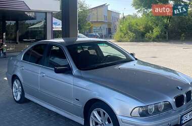 Седан BMW 5 Series 2000 в Чернівцях
