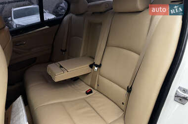 Седан BMW 5 Series 2012 в 