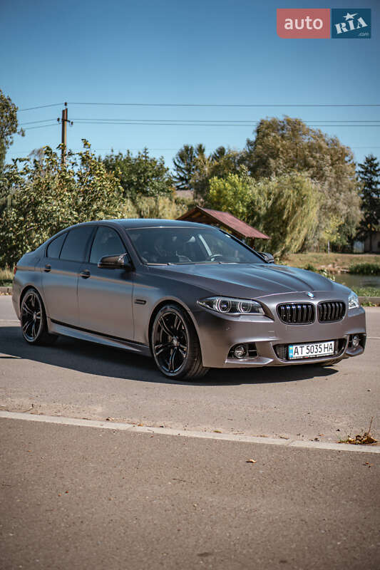 Седан BMW 5 Series 2015 в Бурштині