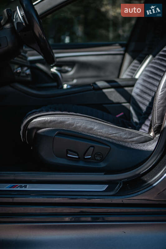 Седан BMW 5 Series 2015 в Бурштині