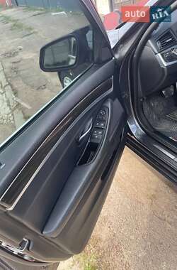 Седан BMW 5 Series 2012 в 