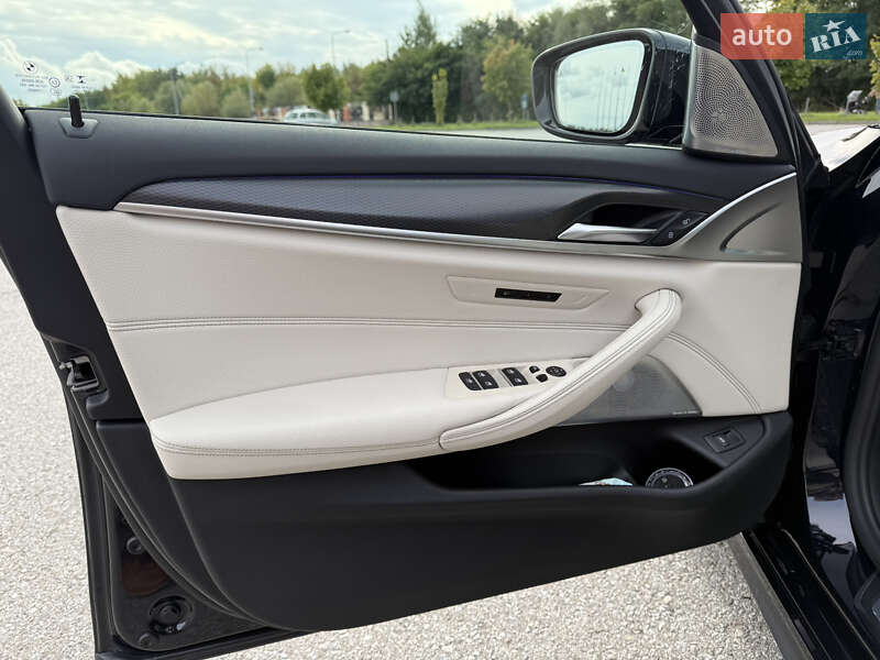 Седан BMW 5 Series 2020 в Львове