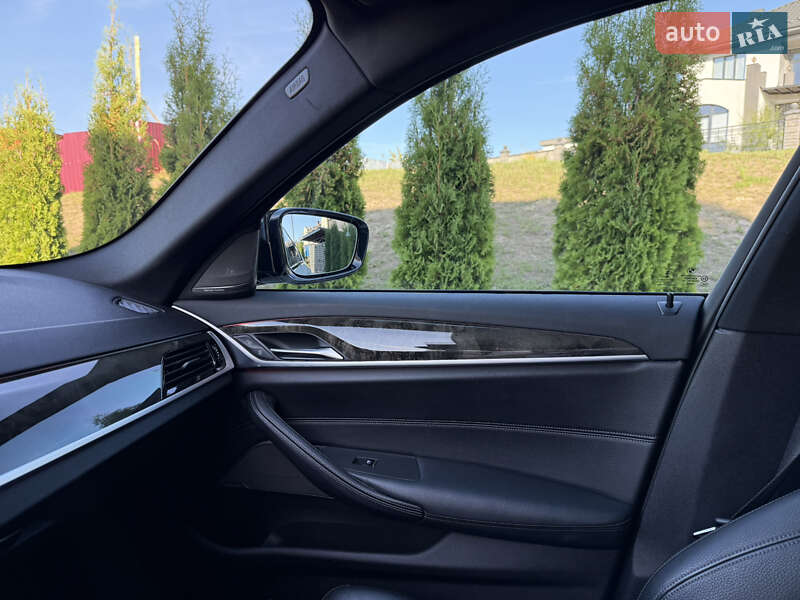 Седан BMW 5 Series 2019 в Ровно