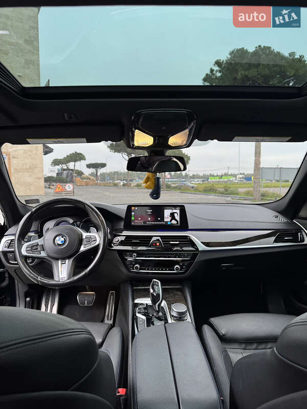 Седан BMW 5 Series 2016 в Львове