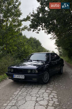 Седан BMW 5 Series 1993 в Новом Роздоле