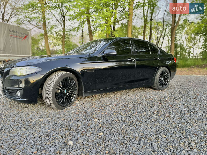Седан BMW 5 Series 2014 в Самборе