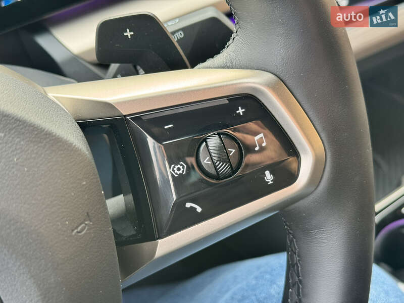 Седан BMW 5 Series 2023 в Киеве