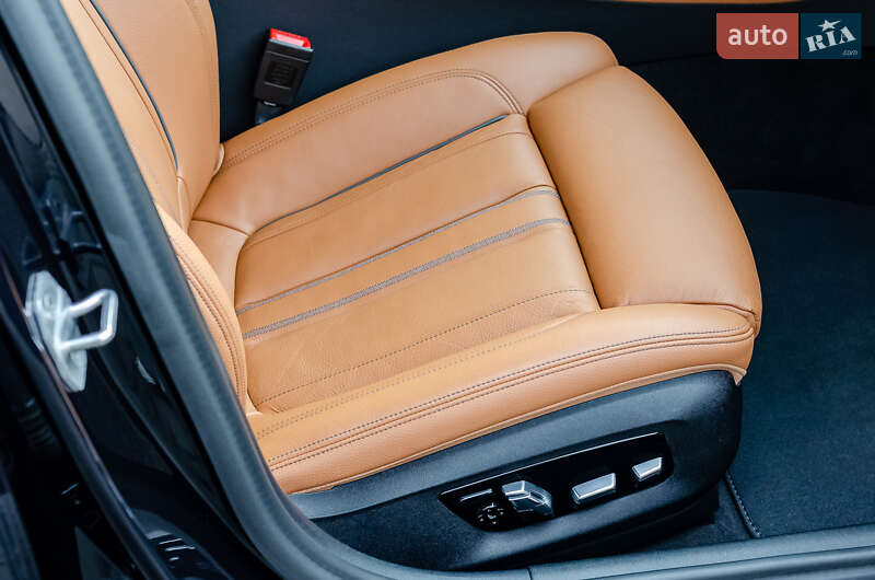 Седан BMW 5 Series 2020 в Киеве