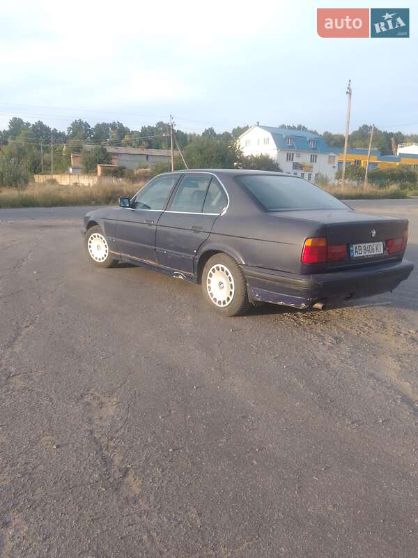 Седан BMW 5 Series 1993 в Калинівці
