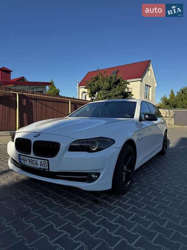 BMW 5 Series 2011 BMW 5 Series 2011