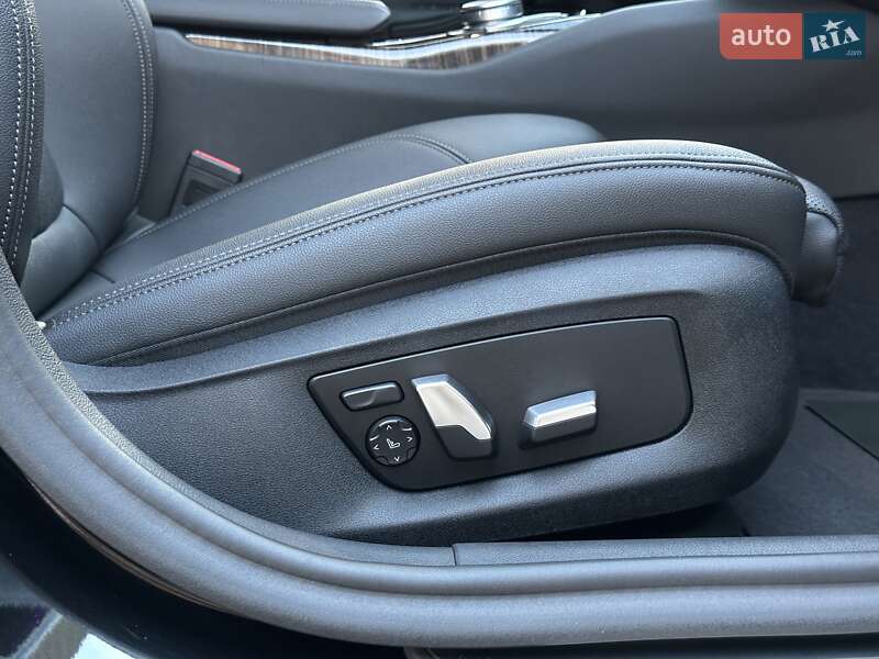 Седан BMW 5 Series 2021 в Мукачево