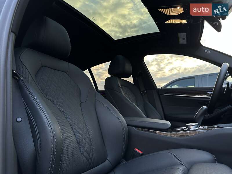 Седан BMW 5 Series 2021 в Мукачево