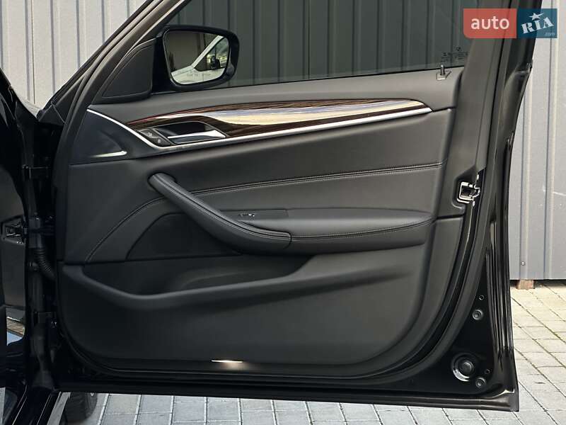 Седан BMW 5 Series 2021 в Мукачево