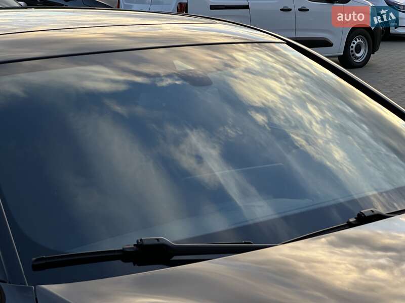 Седан BMW 5 Series 2021 в Мукачево