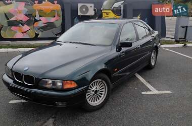 Седан BMW 5 Series 1997 в Киеве