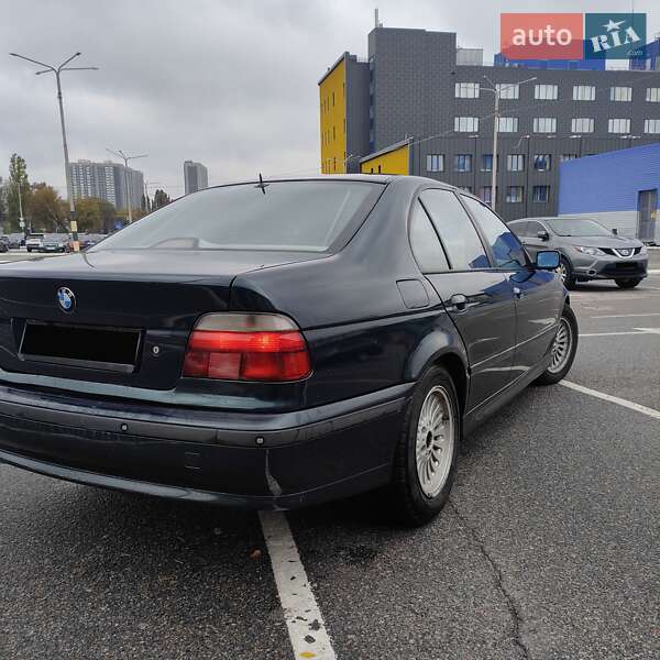 Седан BMW 5 Series 1997 в Киеве