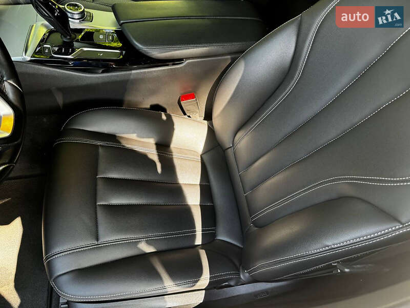 Седан BMW 5 Series 2017 в Александрие