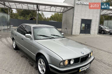 Седан BMW 5 Series 1988 в Житомире