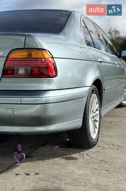 Седан BMW 5 Series 2001 в 