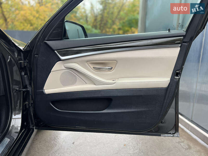 Универсал BMW 5 Series 2016 в Киеве фото 22 Универсал BMW 5 Series 2016 в Киеве