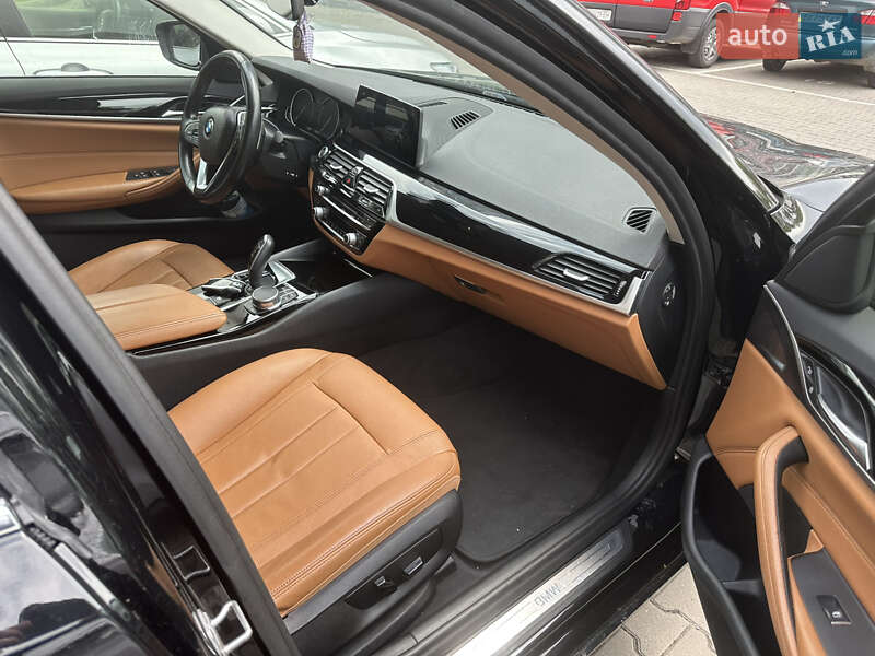 Седан BMW 5 Series 2017 в Хмельницком