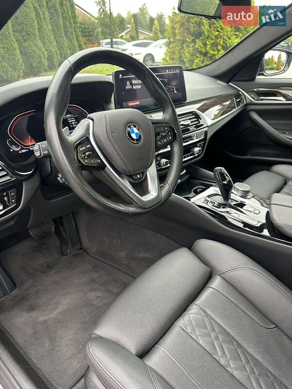 Седан BMW 5 Series 2020 в Львові