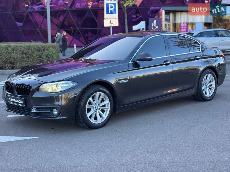 Седан BMW 5 Series 2015 в Киеве
