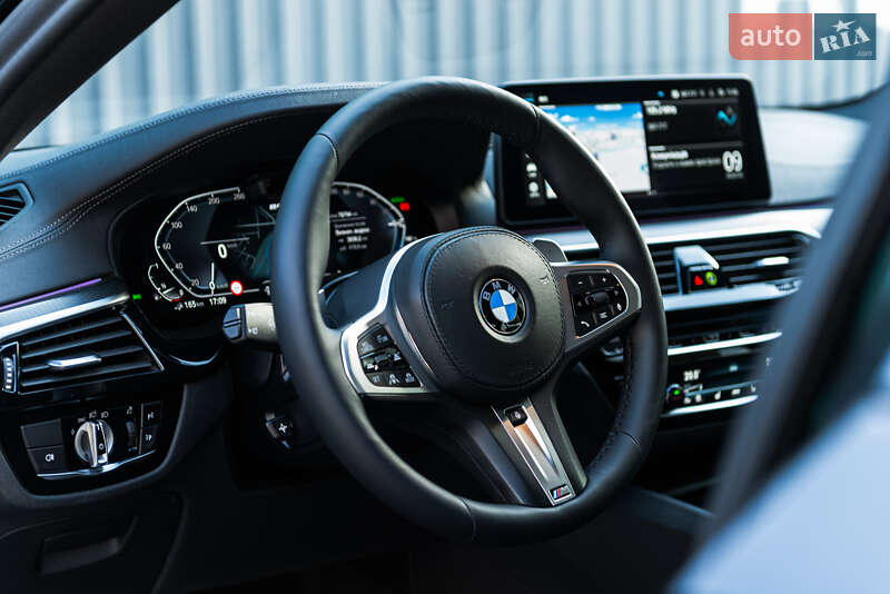 Седан BMW 5 Series 2021 в Мукачевому