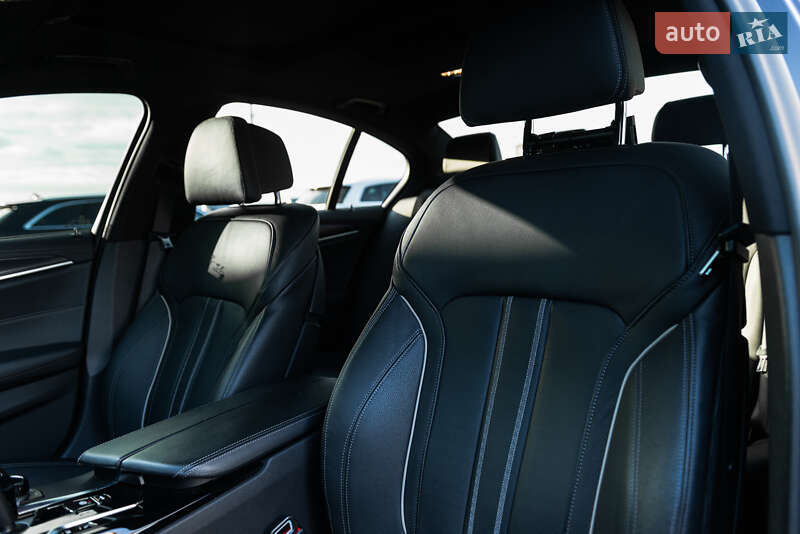 Седан BMW 5 Series 2021 в Мукачевому