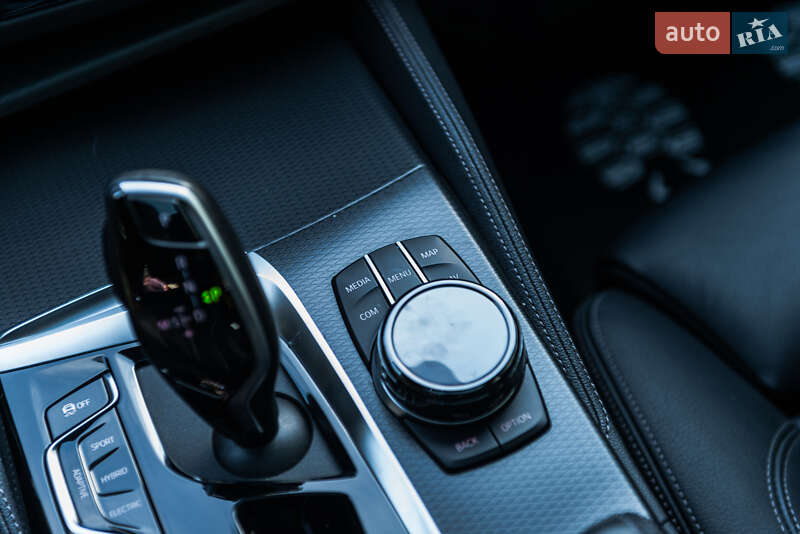 Седан BMW 5 Series 2021 в Мукачевому