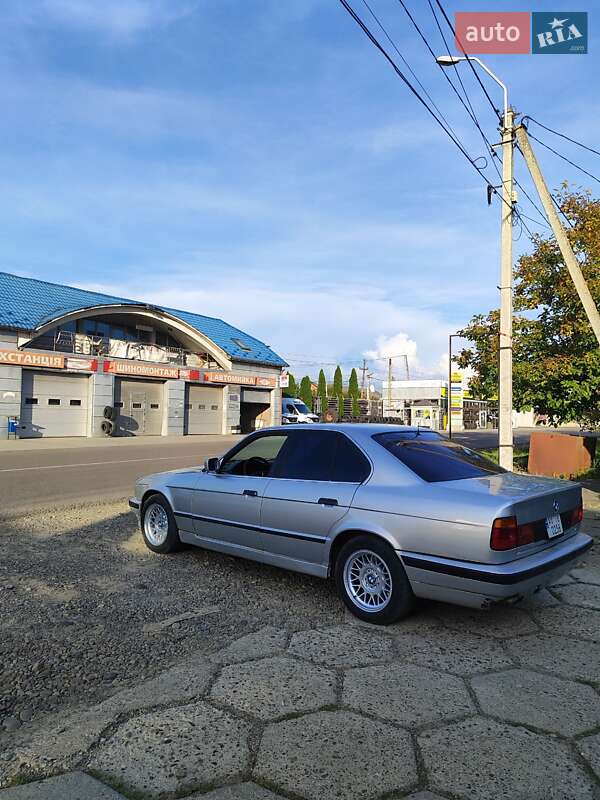 Седан BMW 5 Series 1991 в Тячеве