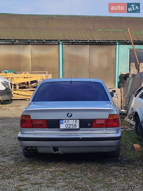 Седан BMW 5 Series 1991 в Тячеве