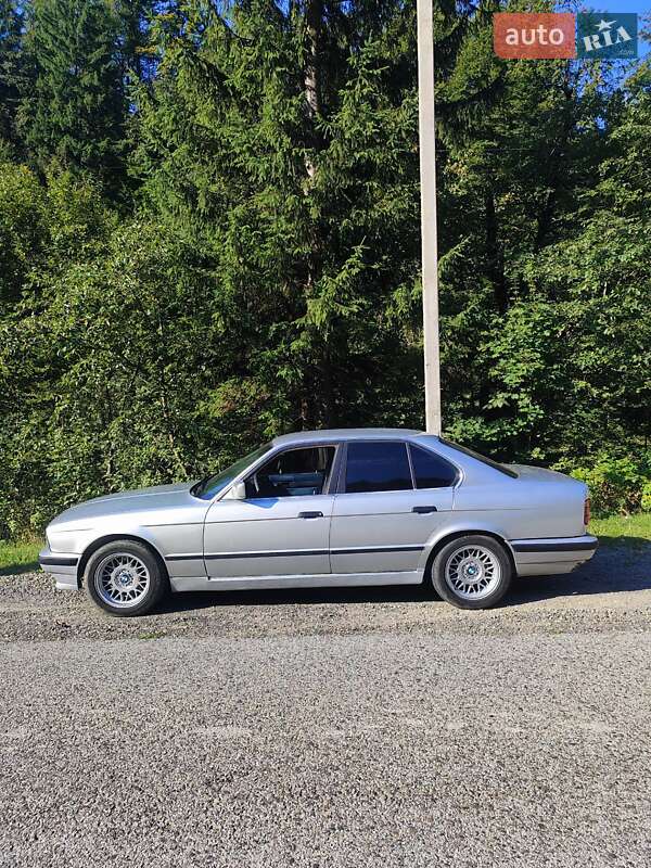 Седан BMW 5 Series 1991 в Тячеве