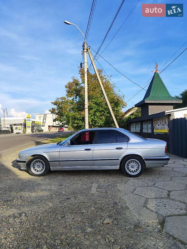 Седан BMW 5 Series 1991 в Тячеве