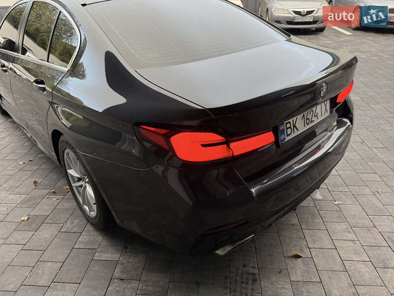 Седан BMW 5 Series 2017 в Ровно